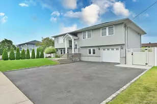 62 S Bay Ave, Massapequa, NY 11758 - Photo 3