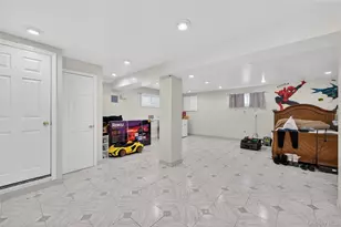 164-43 96th St, Howard Beach, NY 11414 - Photo 23