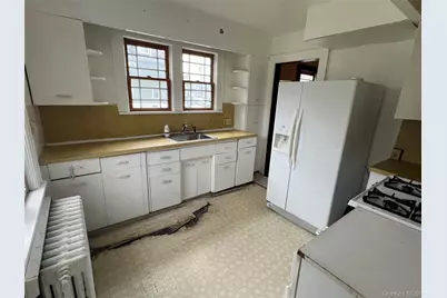 272 Van Ness Street, Newburgh, NY 12550 - Photo 3
