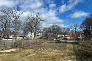 272 Van Ness St, Newburgh, NY 12550 - Photo 11