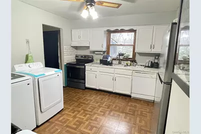 8 Albie Drive, Hyde Park, NY 12538 - Photo 3