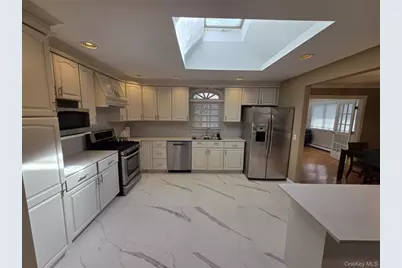 29 Carriage Hill Lane, Poughkeepsie, NY 12603 - Photo 17