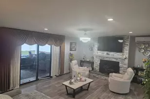 9 Torrey Pine Ln, Medford, NY 11763 - Photo 3