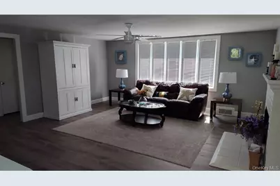 1 Washington Avenue E, Hampton Bays, NY 11946 - Photo 5