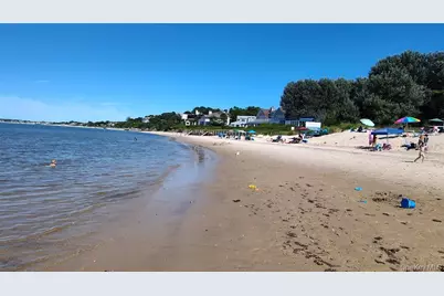 1 Washington Avenue E, Hampton Bays, NY 11946 - Photo 3