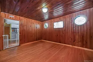 8 Alexander Ave, Farmingdale, NY 11735 - Photo 5