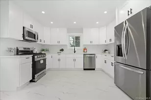 557 Southside Ave, Freeport, NY 11520 - Photo 17