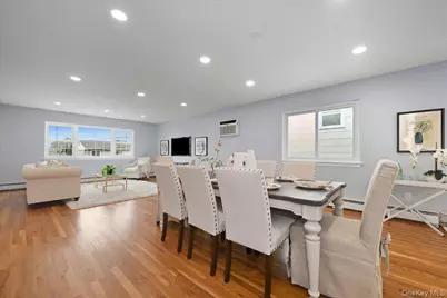 557 Southside Avenue, Freeport, NY 11520 - Photo 15