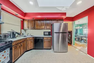 425 Jackson St, Oceanside, NY 11572 - Photo 9