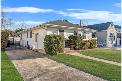 425 Jackson Street, Oceanside, NY 11572 - Photo 3