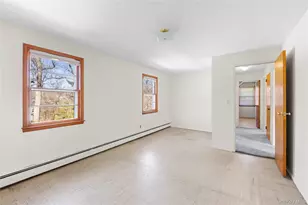 11 Delaware Ave, Port Washington, NY 11050 - Photo 19