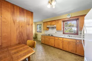 11 Delaware Ave, Port Washington, NY 11050 - Photo 15