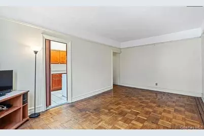 15517 Sanford Avenue #2E, Flushing, NY 11355 - Photo 5