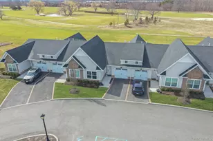 3104 Fox Hill Dr, Calverton, NY 11933 - Photo 3