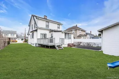 41 Jerome Avenue, Mineola, NY 11501 - Photo 3