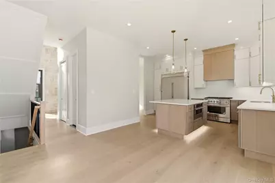 130 Albany Avenue, Westbury, NY 11590 - Photo 11