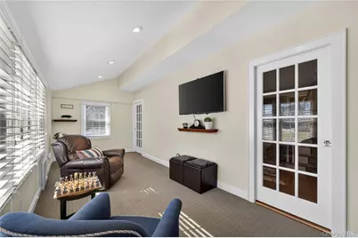 252 Morris Avenue, Rockville Centre, NY 11570 - Photo 5