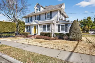 252 Morris Ave, Rockville Centre, NY 11570 - Photo 27