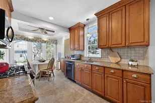 252 Morris Ave, Rockville Centre, NY 11570 - Photo 21