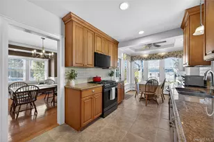 252 Morris Ave, Rockville Centre, NY 11570 - Photo 19