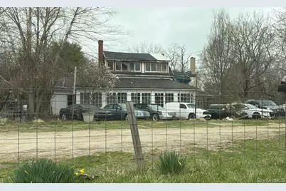 2891 Montauk Highway, Brookhaven, NY 11719 - Photo 3