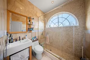 66-19 Commonwealth Blvd, Little Neck, NY 11362 - Photo 19