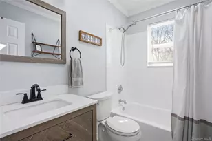 254 40th St, Copiague, NY 11726 - Photo 15