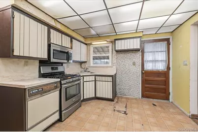 158 Burns Avenue, Hicksville, NY 11801 - Photo 7