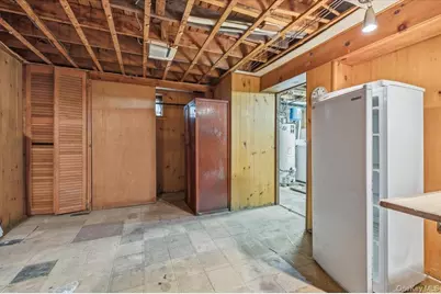 158 Burns Avenue, Hicksville, NY 11801 - Photo 17