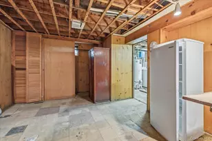 158 Burns Ave, Hicksville, NY 11801 - Photo 17