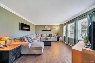 21 Burwood Ln, Coram, NY 11727 - Photo 7