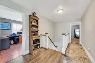 21 Burwood Ln, Coram, NY 11727 - Photo 17