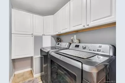 21 Burwood Lane, Coram, NY 11727 - Photo 27