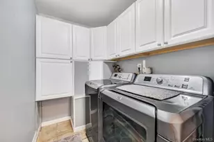 21 Burwood Ln, Coram, NY 11727 - Photo 27