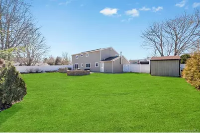 21 Burwood Lane, Coram, NY 11727 - Photo 29