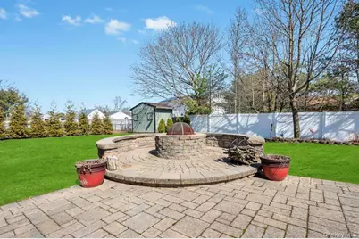 21 Burwood Lane, Coram, NY 11727 - Photo 33