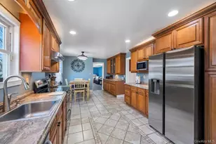 21 Burwood Ln, Coram, NY 11727 - Photo 13