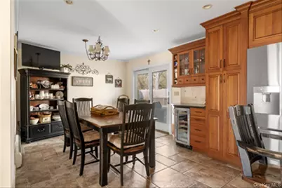 129 Bishop Lane, Holbrook, NY 11741 - Photo 9