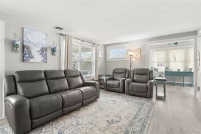 147 Pennsylvania Avenue, Freeport, NY 11520 - Photo 7