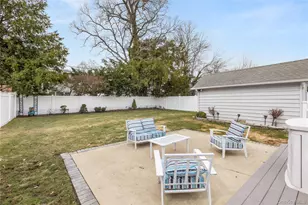 147 Pennsylvania Ave, Freeport, NY 11520 - Photo 23