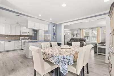 147 Pennsylvania Avenue, Freeport, NY 11520 - Photo 9