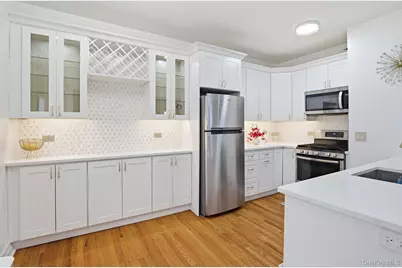 26 W Pondfield Road #4F, Bronxville, NY 10708 - Photo 11