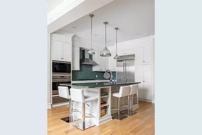 2000 Royal Court #2101, North Hills, NY 11040 - Photo 7