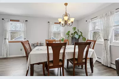 335 Oak Drive, New Windsor, NY 12553 - Photo 7