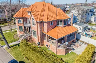 160-03 Cryders Ln, Whitestone, NY 11357 - Photo 3