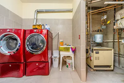 160-03 Cryders Lane, Whitestone, NY 11357 - Photo 41