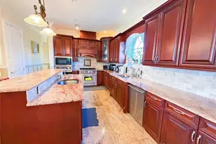 160-03 Cryders Ln, Whitestone, NY 11357 - Photo 15