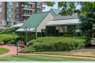 100 Hilton Avenue #601, Garden City, NY 11530 - Photo 35