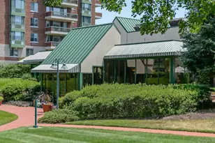 100 Hilton Ave, Garden City, NY 11530 - Photo 35