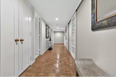 100 Hilton Avenue #601, Garden City, NY 11530 - Photo 7